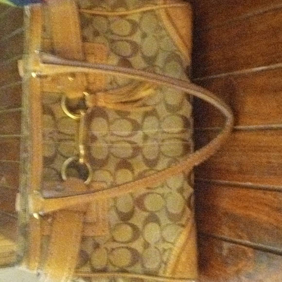 Coach handbag - Picture 2 of 3